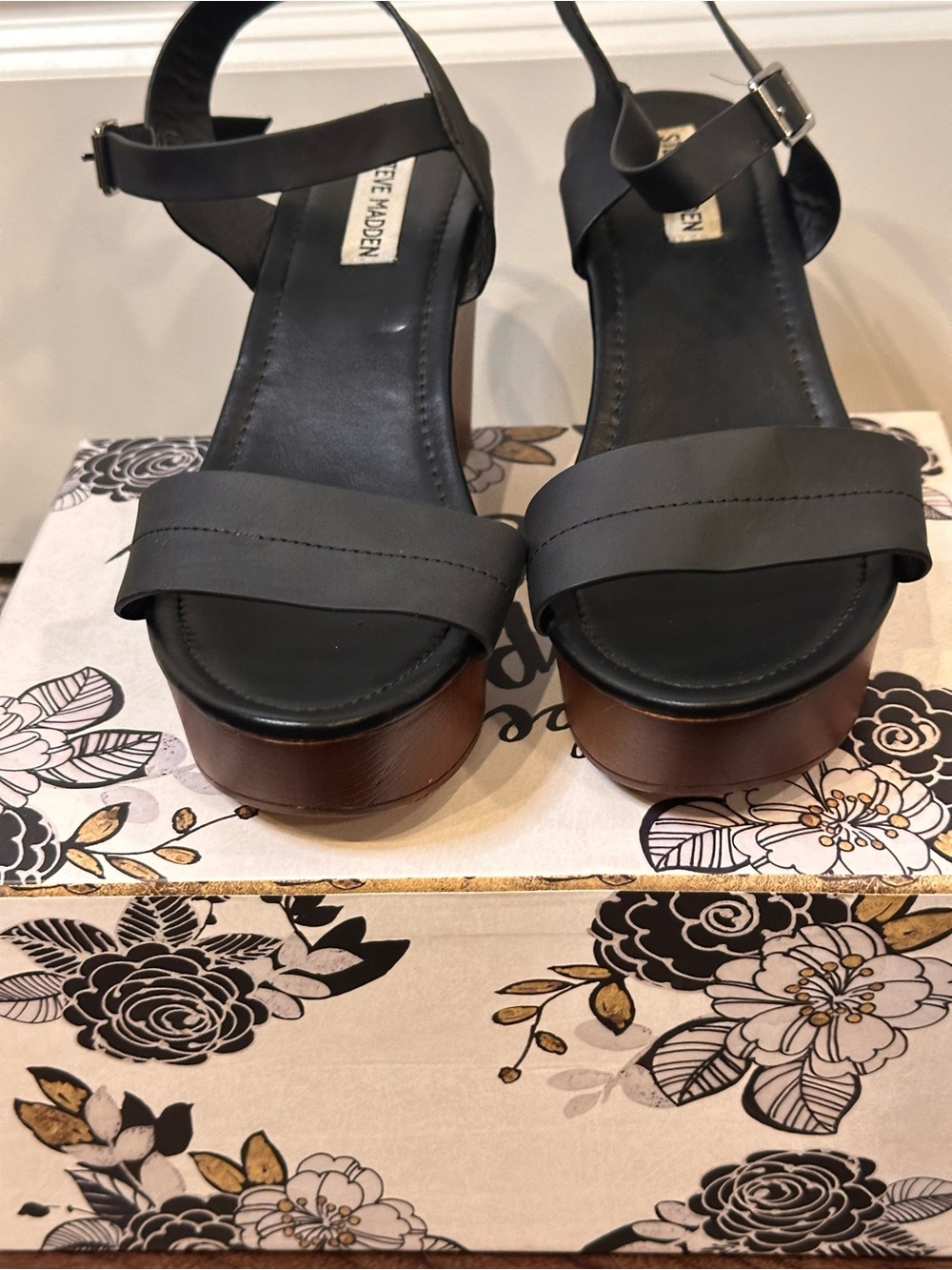 Steve Madden Black Platform Wedge Sandals Wood Look Heel Size 9